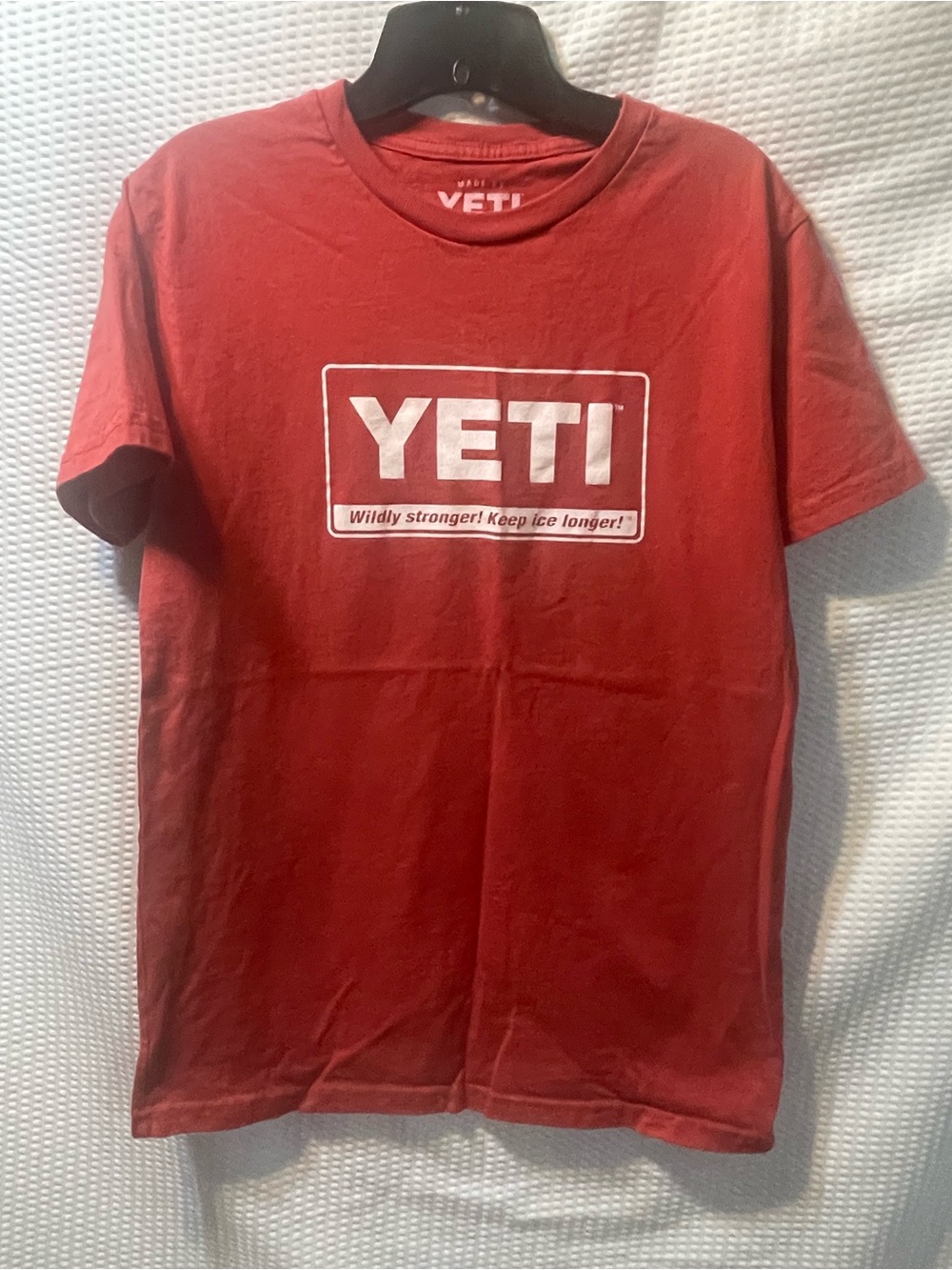 YETI Men's Red Logo Crew Neck T-Shirt